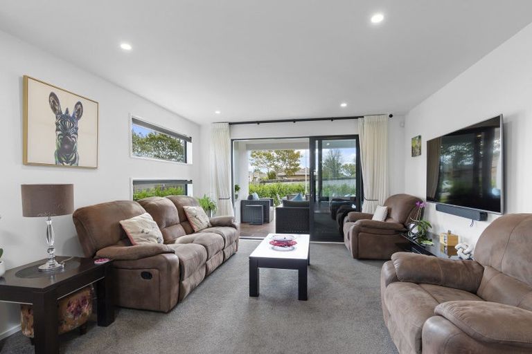 Photo of property in 24 Grey Way, Russley, Christchurch, 8042