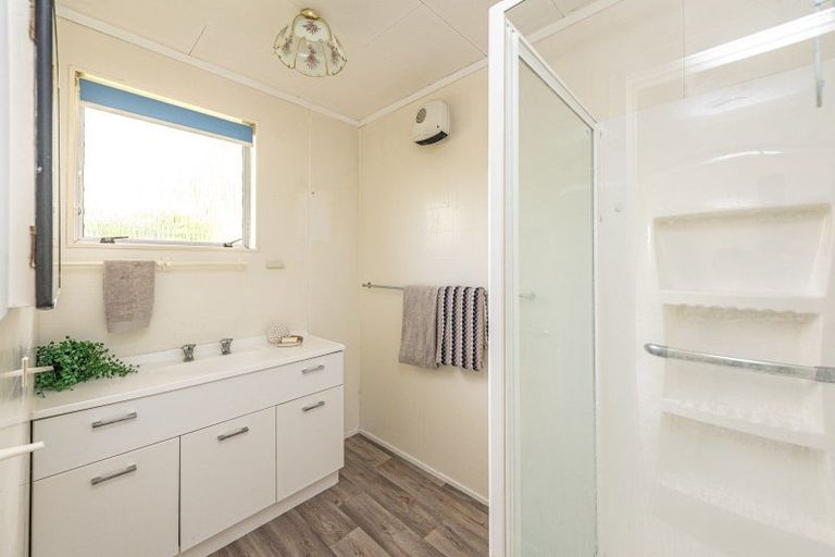 Photo of property in 8 Photinia Place, Aramoho, Whanganui, 4500