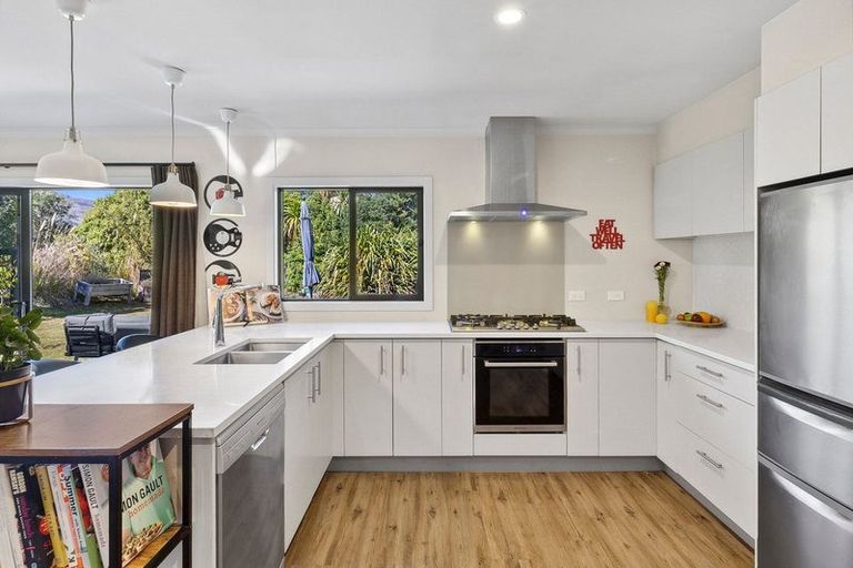 Photo of property in 82 Nichol Street, Lake Hawea, Wanaka, 9382