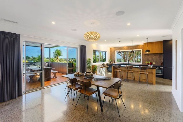 Photo of property in 36 Raukawa Road, Peka Peka, Waikanae, 5391