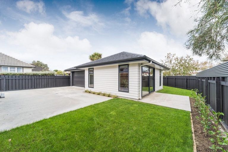 Photo of property in 4b Ayr Place, Hokowhitu, Palmerston North, 4410