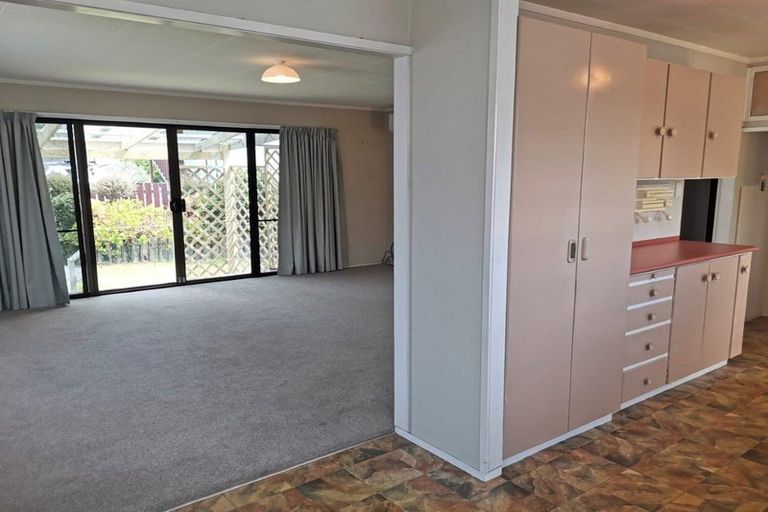 Photo of property in 1 Prion Place, One Tree Point, 0118