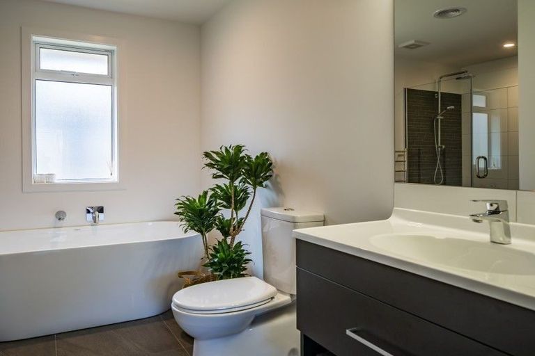 Photo of property in 68 Banks Boulevard, Whitby, Porirua, 5024