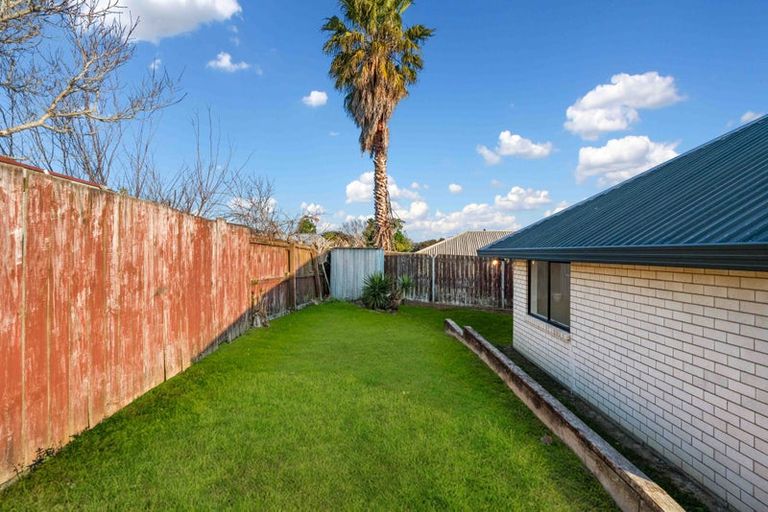 Photo of property in 2/19 Wai Iti Place, Clendon Park, Auckland, 2103