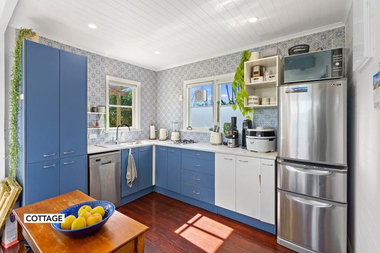 Photo of property in 106 Paetawa Road, Peka Peka, Waikanae, 5391