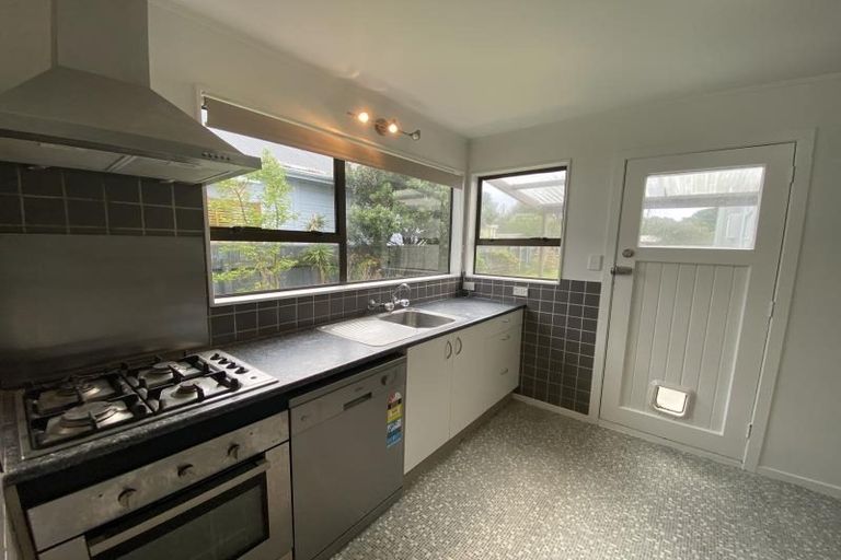 Photo of property in 173 Onepu Road, Lyall Bay, Wellington, 6022
