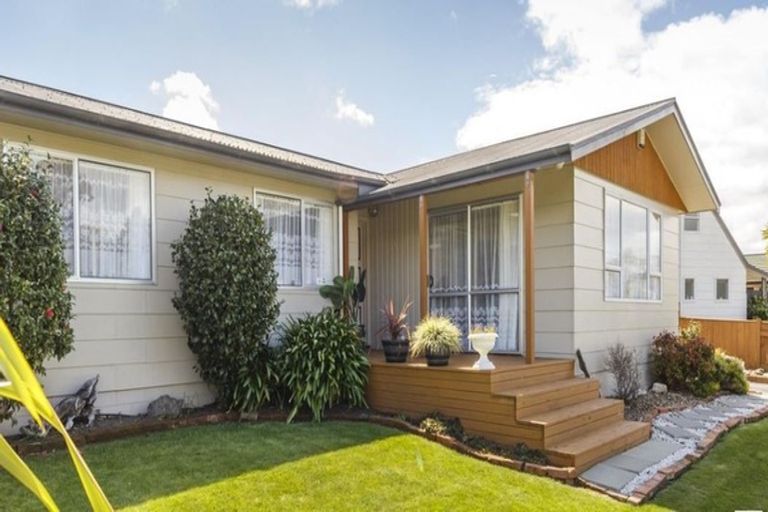 Photo of property in 12 Humphries Place, Awapuni, Palmerston North, 4412