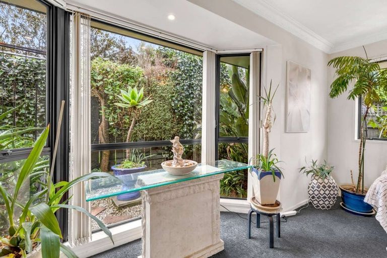 Photo of property in 3 Caroline Crescent, Highbury, Palmerston North, 4412