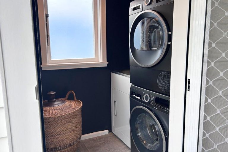 Photo of property in 97 James Cook Street, Havelock North, 4130