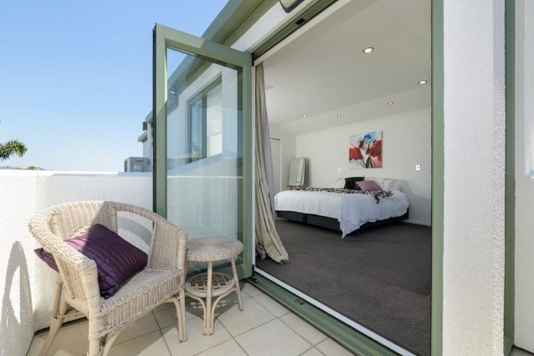 Photo of property in 4b Sunbrae Grove, Mount Maunganui, 3116