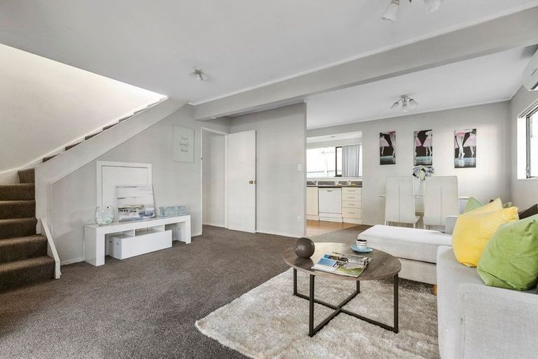 Photo of property in 11 Titirangi Road, New Lynn, Auckland, 0600