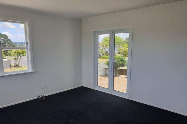 Photo of property in 57 Gloria Avenue, Te Atatu Peninsula, Auckland, 0610