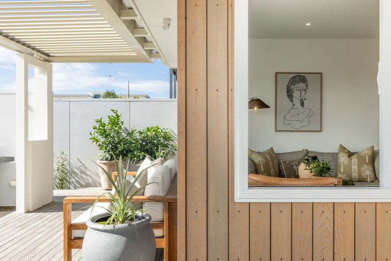 Photo of property in 3 The Esplanade, Westshore, Napier, 4110