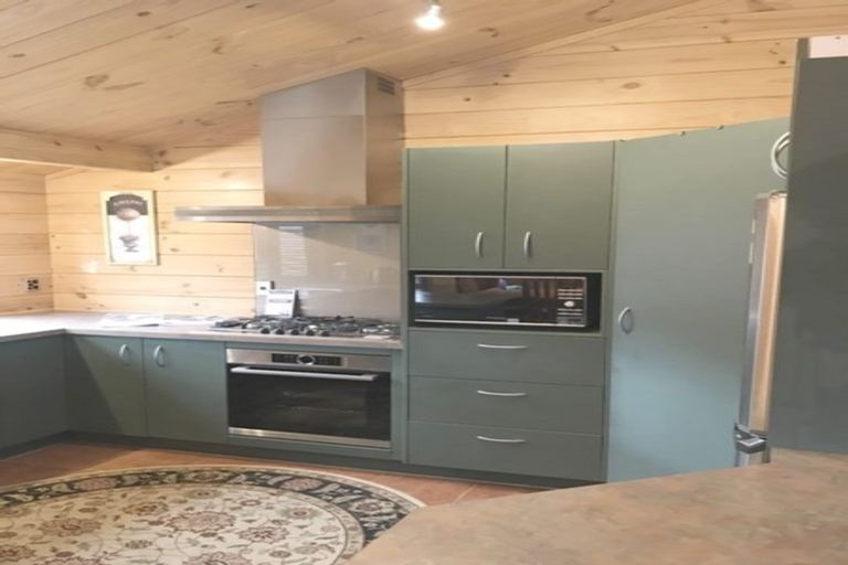 Photo of property in 8a Riverstone Drive, Riverstone Terraces, Upper Hutt, 5018