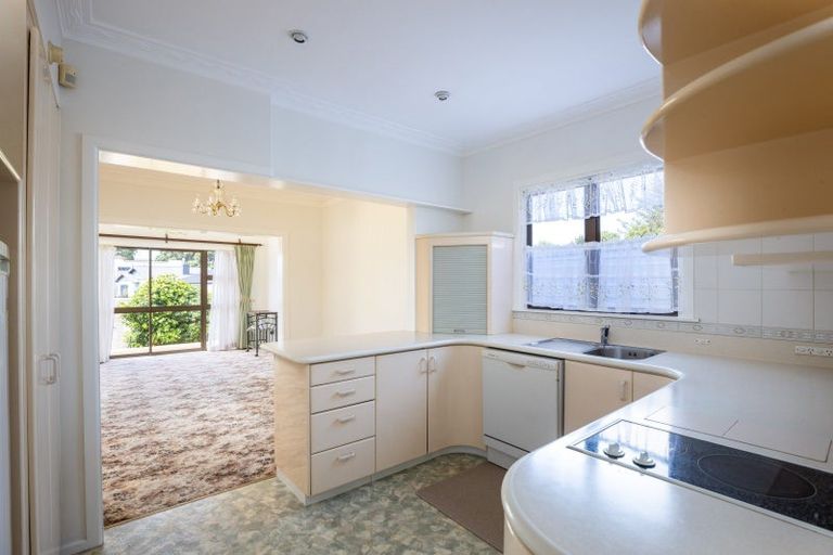 Photo of property in 65 Wallace Place, Westown, New Plymouth, 4310