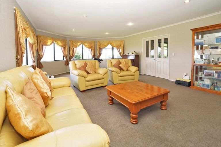 Photo of property in 127 Wallace Road, Temple View, Hamilton, 3289