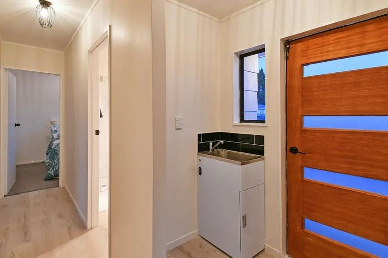 Photo of property in 1/14 Hatherley Place, Clendon Park, Auckland, 2103