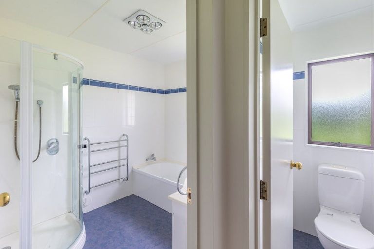 Photo of property in 242 Kuku East Road, Kuku, Levin, 5570