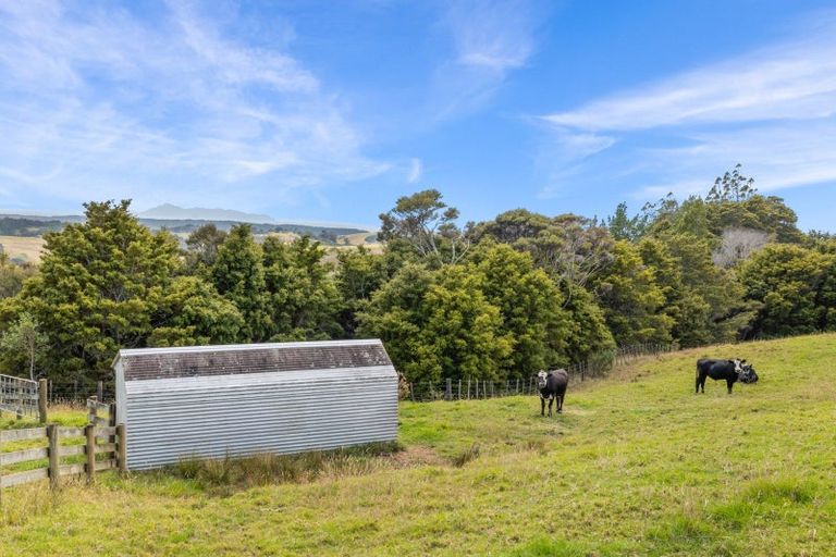 Photo of property in 32 Aroha Road, Te Arai, Wellsford, 0975