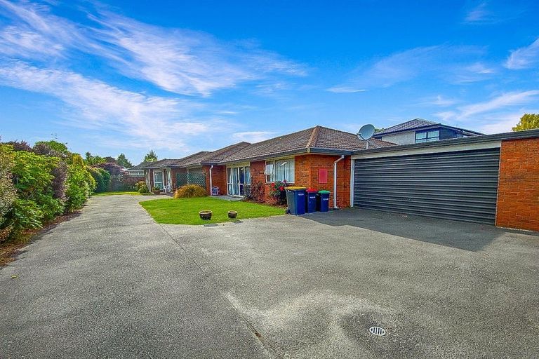 Photo of property in 2/38 Waimairi Road, Upper Riccarton, Christchurch, 8041