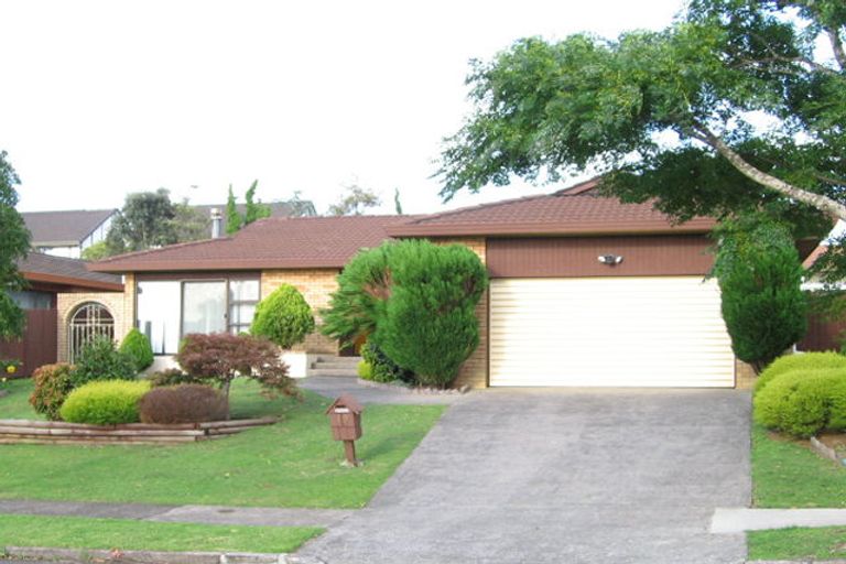 Photo of property in 19 Majesty Place, Half Moon Bay, Auckland, 2012