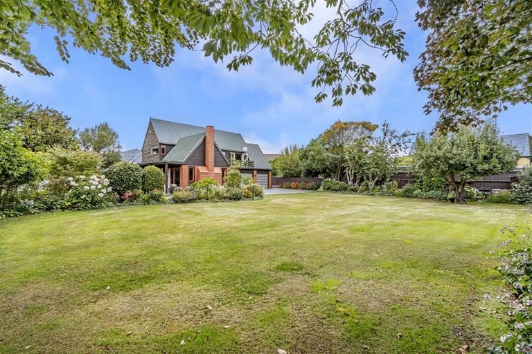 Photo of property in 14 Jamell Place, Avonhead, Christchurch, 8042