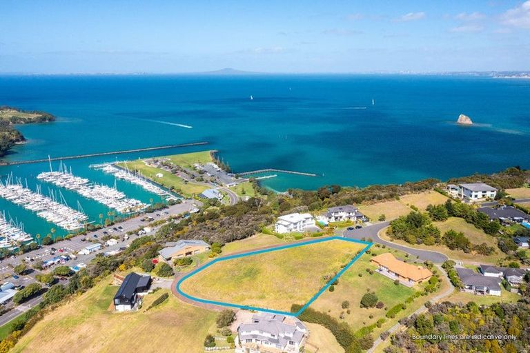 Photo of property in 68 Balboa Drive, Matakatia, Whangaparaoa, 0930