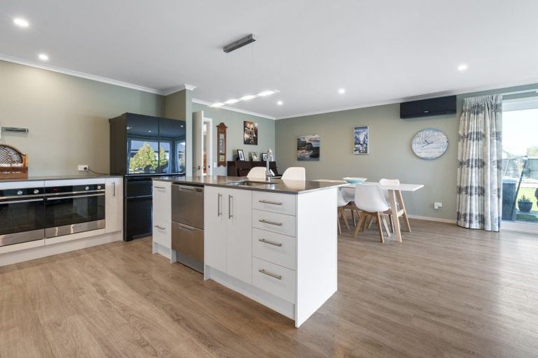 Photo of property in 19 George Street, Bulls, 4818