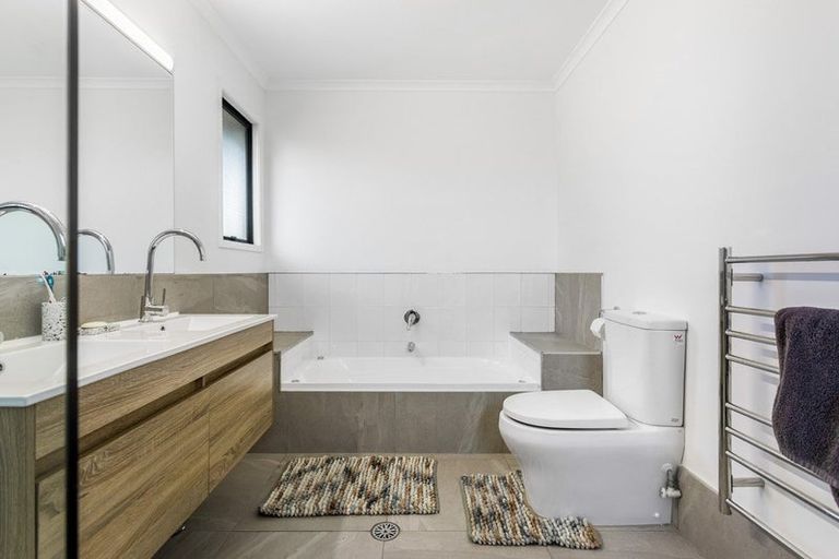 Photo of property in 2 Quarter Deck Lane, Gulf Harbour, Whangaparaoa, 0930