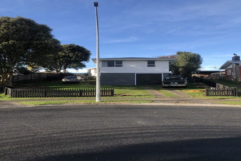 Photo of property in 16 Oleander Place, Bell Block, New Plymouth, 4312