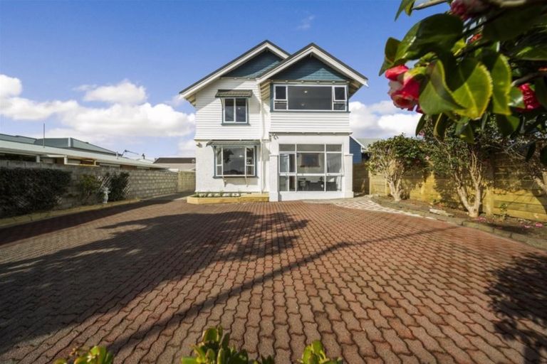 Photo of property in 155 Saint Aubyn Street, New Plymouth, 4310