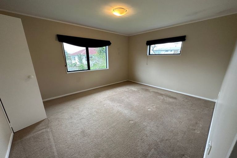 Photo of property in 1/6 Nielsen Place, Massey, Auckland, 0614