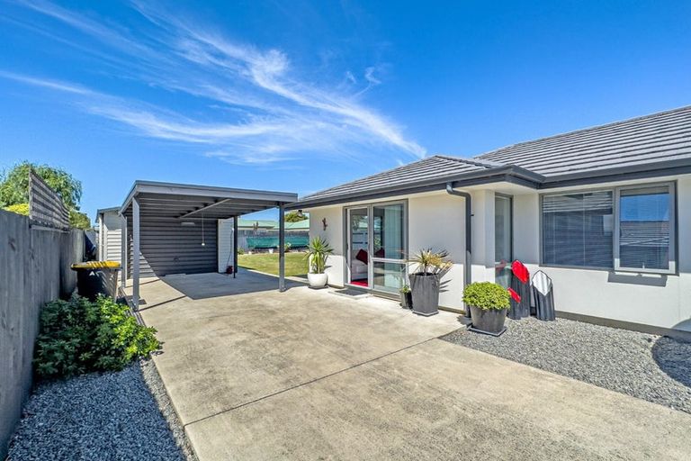 Photo of property in 39 Vivian Street, Burwood, Christchurch, 8083