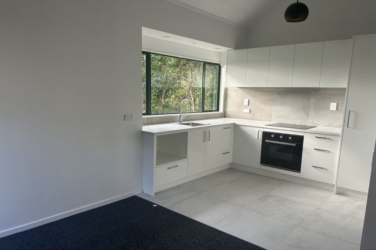 Photo of property in 5 Lysander Crescent, Beach Haven, Auckland, 0626