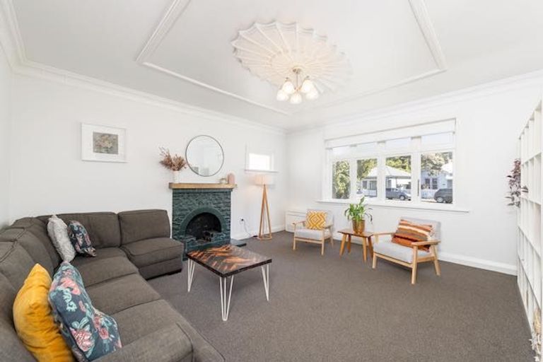 Photo of property in 24 Riddlers Crescent, Petone, Lower Hutt, 5012