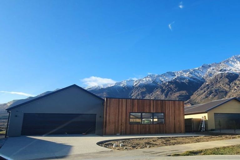 Photo of property in 10 Ward Street, Jacks Point, Queenstown, 9371