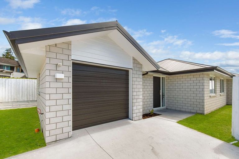 Photo of property in 8 Te Rehutai Rise, Welcome Bay, 3112