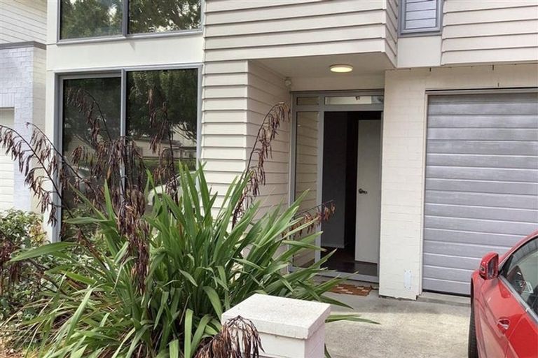 Photo of property in 26 Phar Lap Crescent, Takanini, 2112