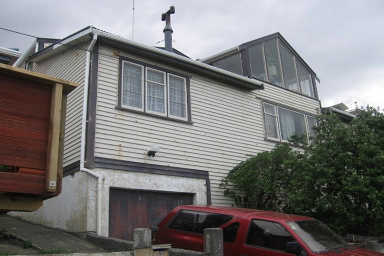 Photo of property in 120 The Esplanade, Houghton Bay, Wellington, 6023