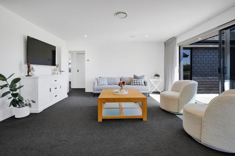 Photo of property in 8 Tikorangi Road East, Tikorangi, 4383