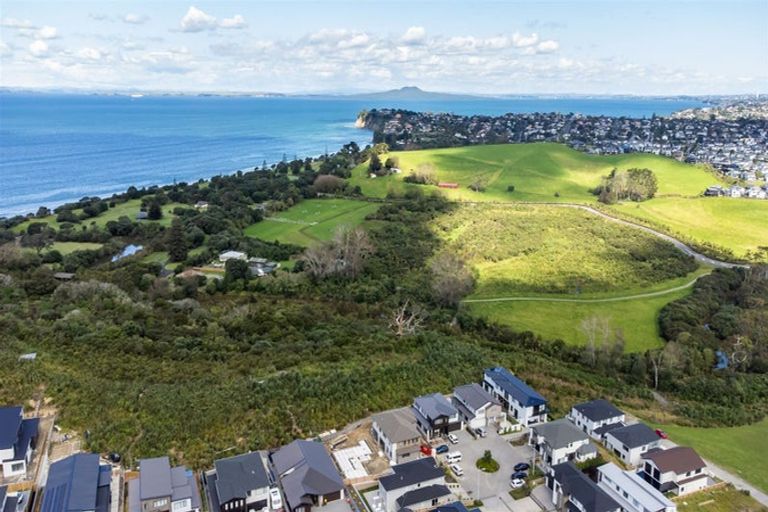 Photo of property in 6 Kina Place, Long Bay, Auckland, 0630