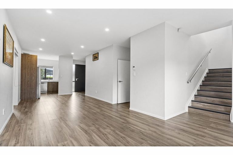 Photo of property in 32 Te Aparangi Road, Papakura, 2110