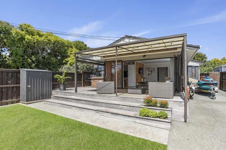 Photo of property in 1/105 Taylor Road, Mangere Bridge, Auckland, 2022