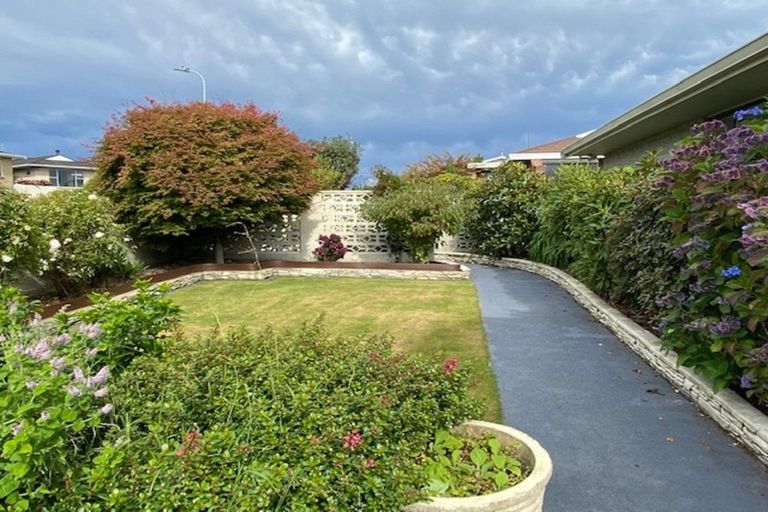 Photo of property in 12 Oakleigh Crescent, Oamaru North, Oamaru, 9400