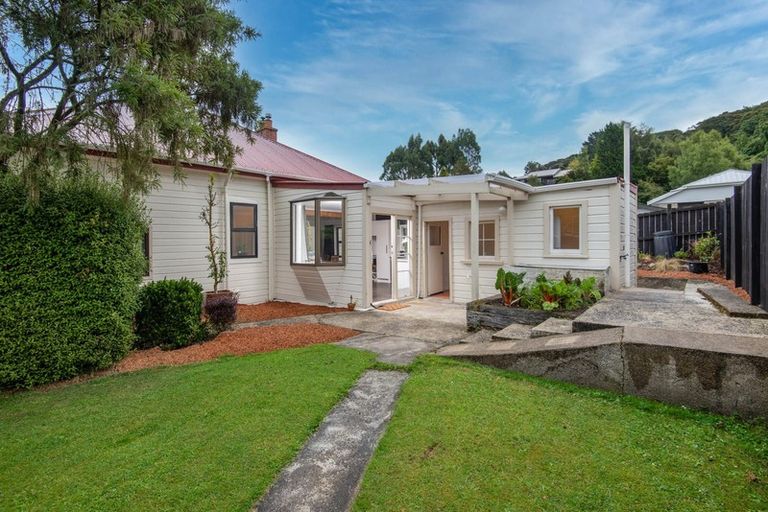 Photo of property in 30 Saint Albans Street, Bradford, Dunedin, 9011