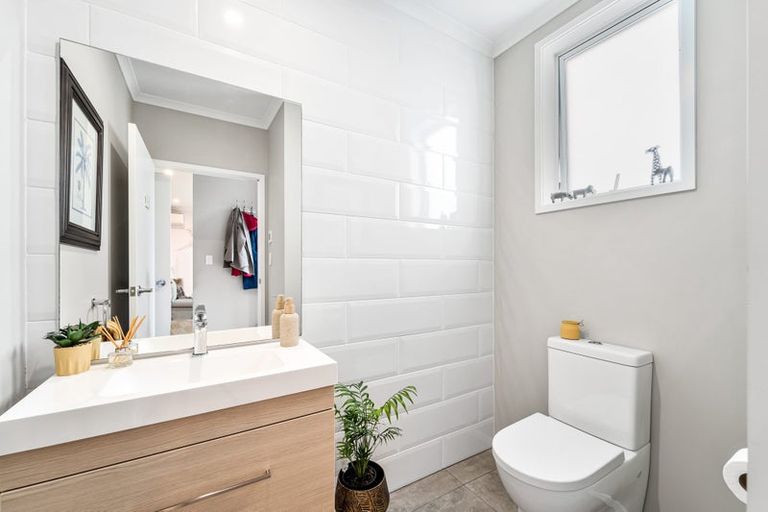 Photo of property in 87 Karepiro Drive, Stanmore Bay, Whangaparaoa, 0932