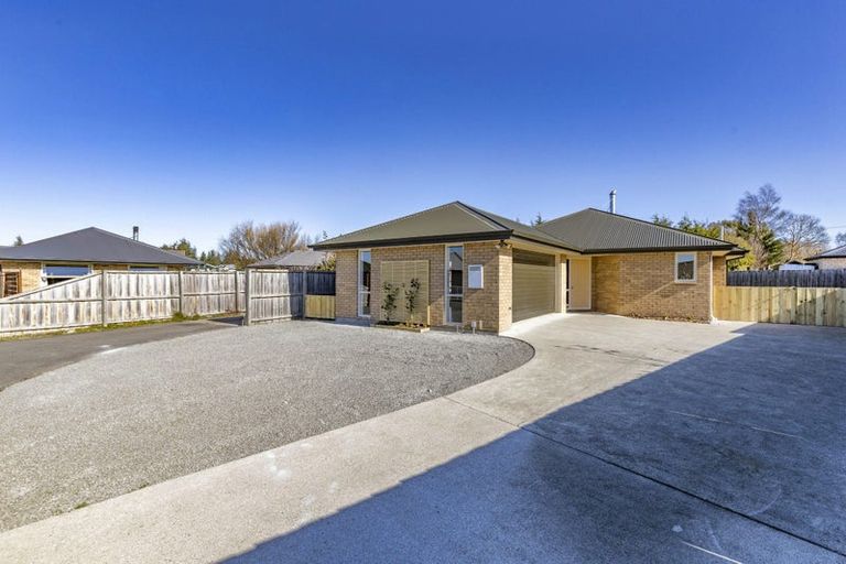 Photo of property in 144d High Street, Oxford, 7430