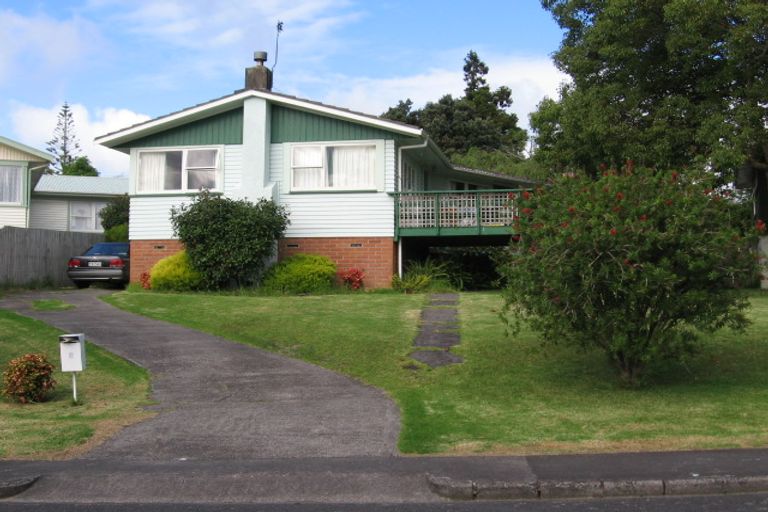 Photo of property in 9 Thomas Avenue, Te Atatu Peninsula, Auckland, 0610