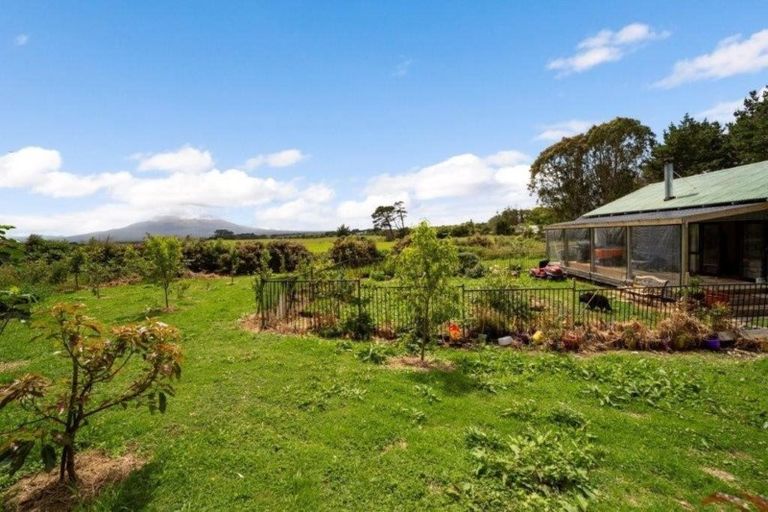 Photo of property in 2952 Eltham Road, Opunake, 4682