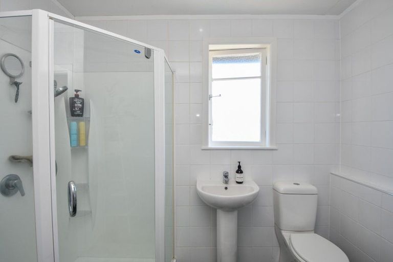 Photo of property in 10 Fairbrother Street, Carterton, 5713